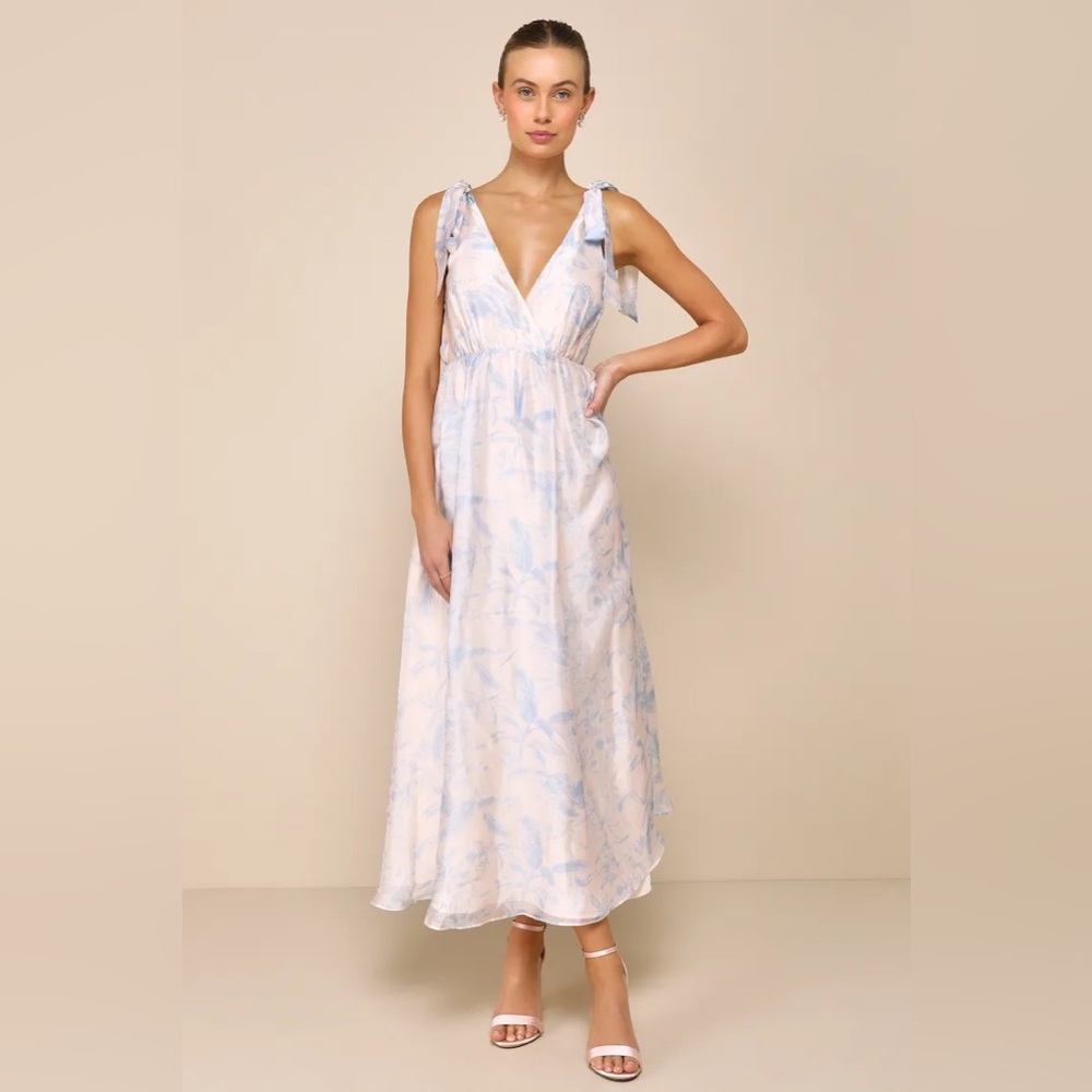 Lulu's NWT Breathtaking Charm Blush and Blue‎ Floral Tie-Strap Maxi Dress